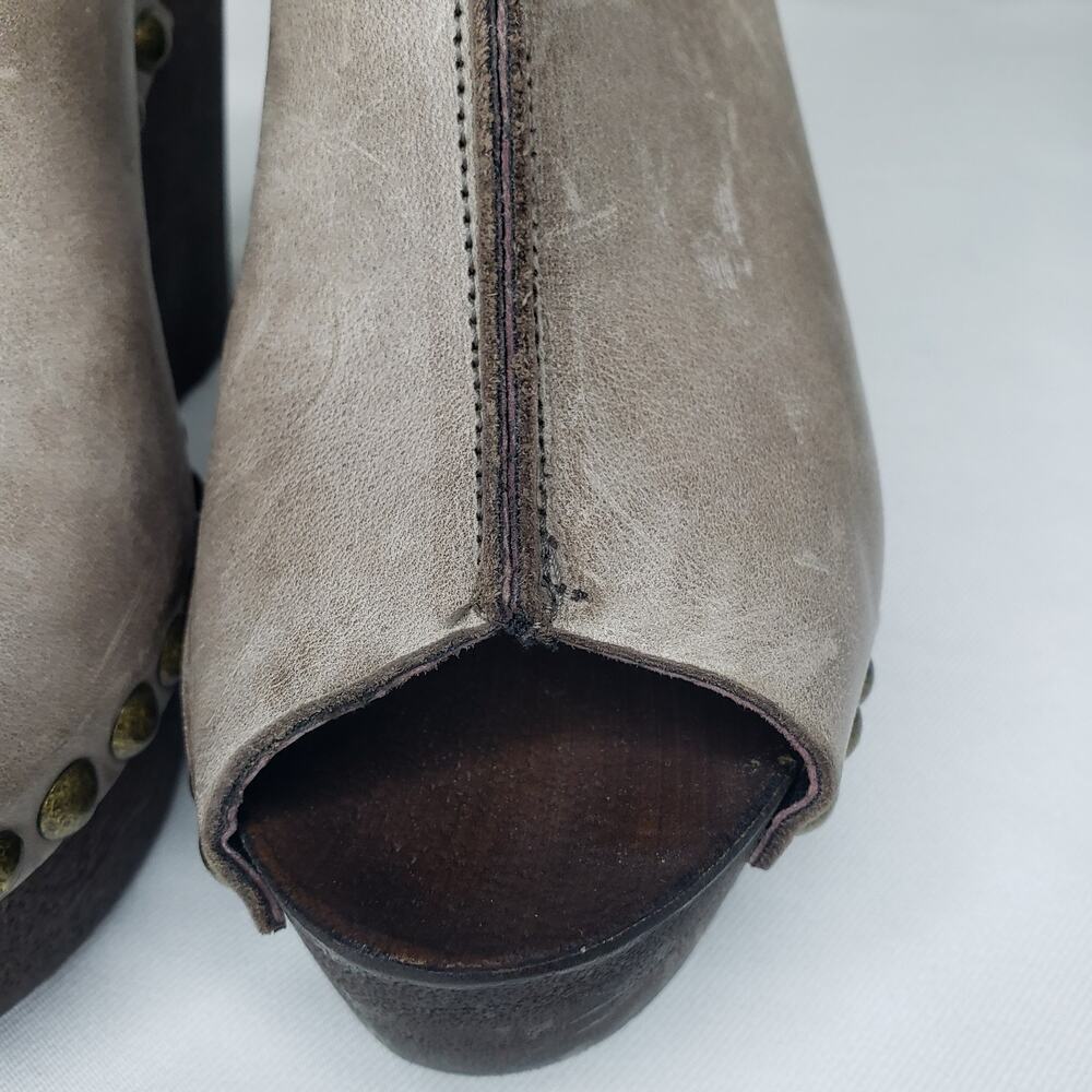 Charles David Recchia Taupe Leather Studded Wedge Platform Mules Size 37 US 6.5 - Picture 4 of 14